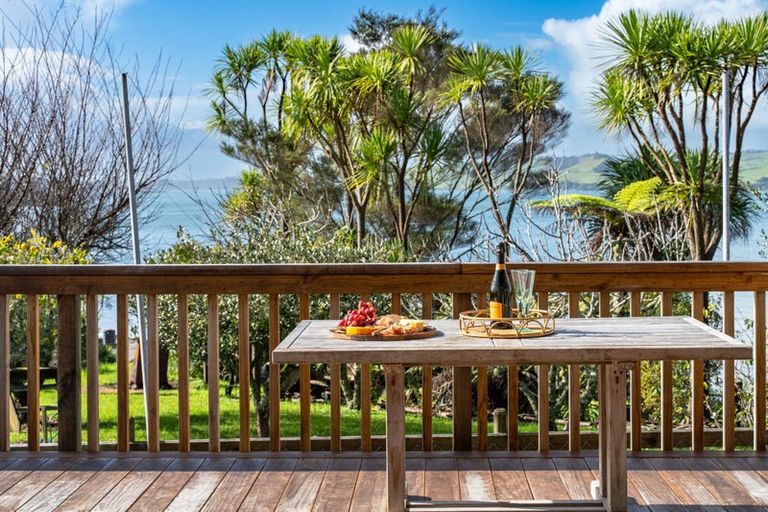 Photo of property in 20 Komiti Road, Tinopai, 0593
