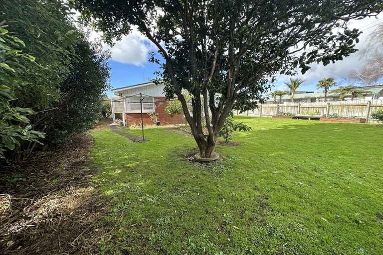 Photo of property in 663 Te Atatu Road, Te Atatu Peninsula, Auckland, 0610