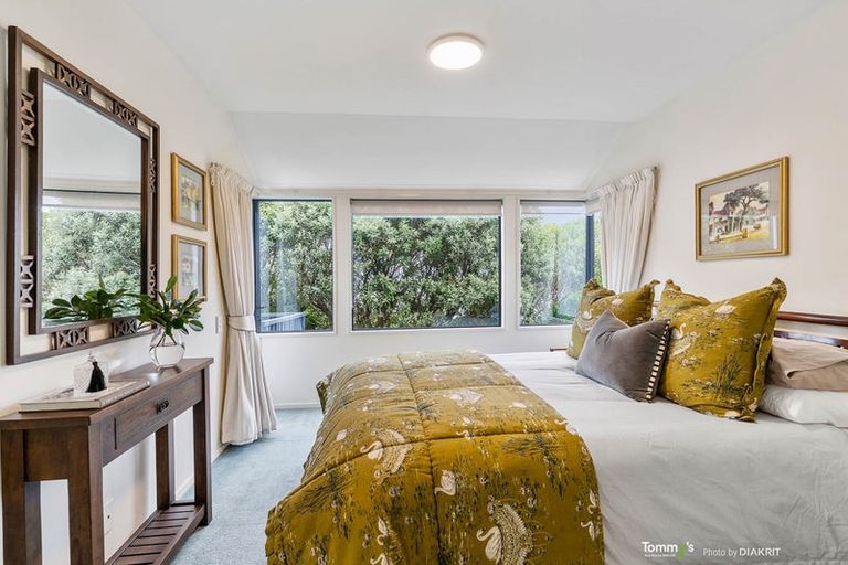 Photo of property in 10 Shalimar Crescent, Khandallah, Wellington, 6035