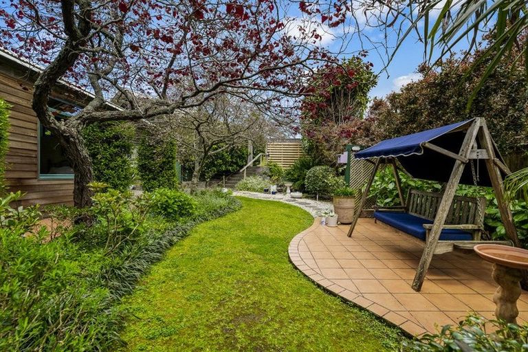 Photo of property in 6 Joydon Place, Stanmore Bay, Whangaparaoa, 0932