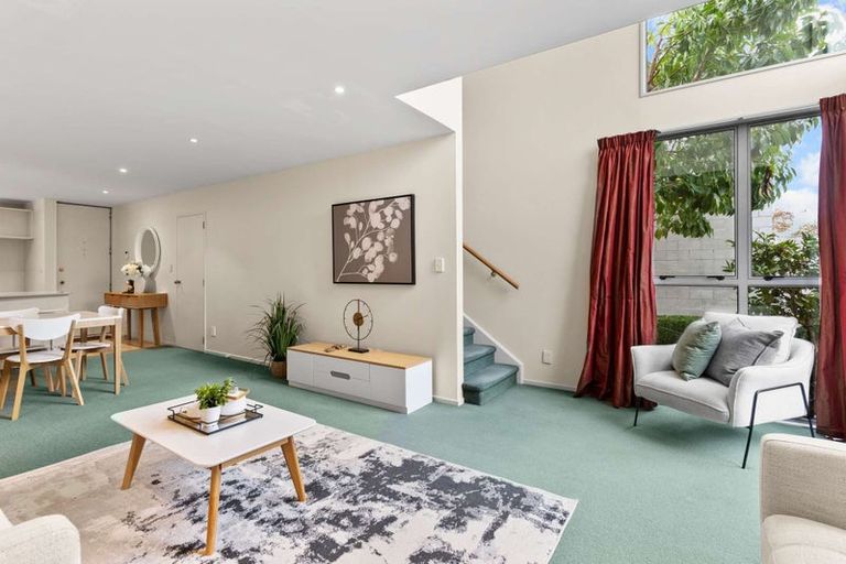 Photo of property in 4/1010 Colombo Street, St Albans, Christchurch, 8014