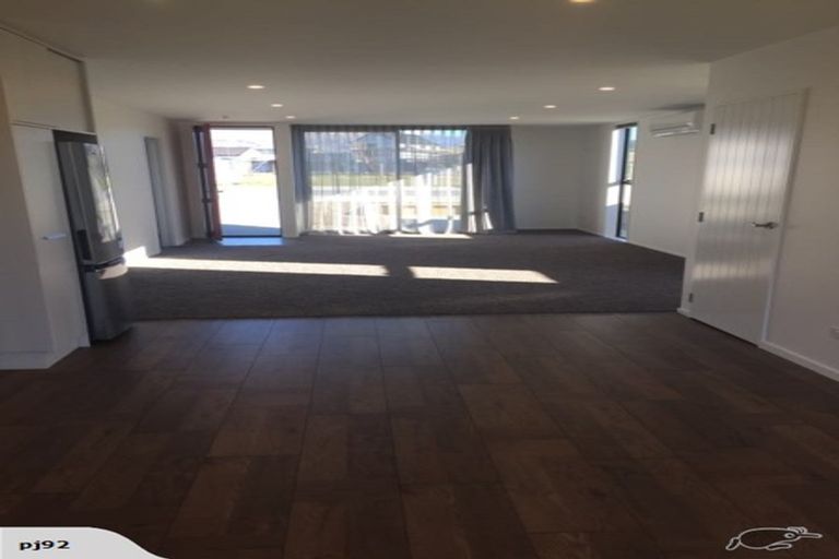 Photo of property in 6 Matakanui Lane, Wanaka, 9305