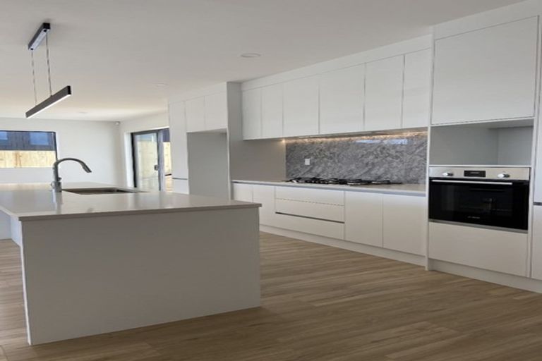 Photo of property in 35 Symes Drive, Red Beach, 0932