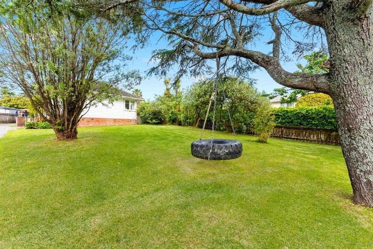 Photo of property in 48 Amberley Avenue, Te Atatu South, Auckland, 0610