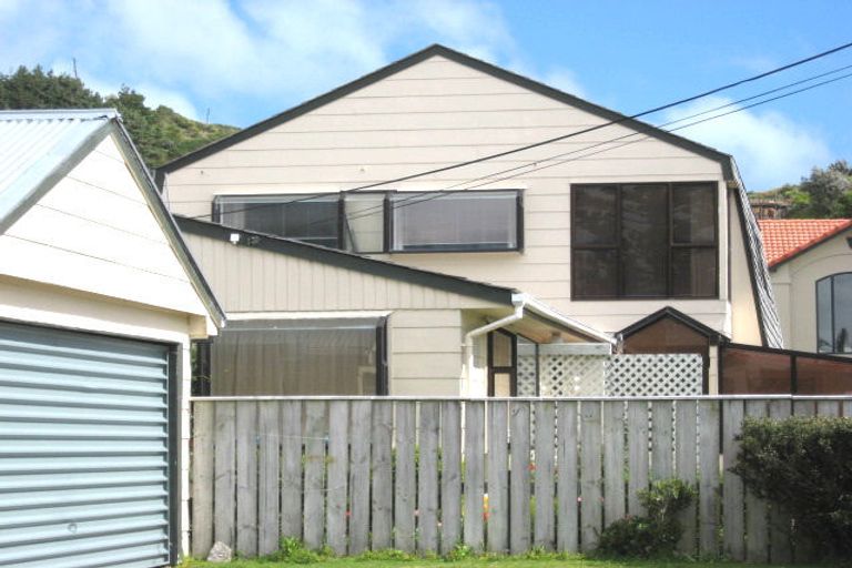 Photo of property in 66 Burnham Street, Seatoun, Wellington, 6022