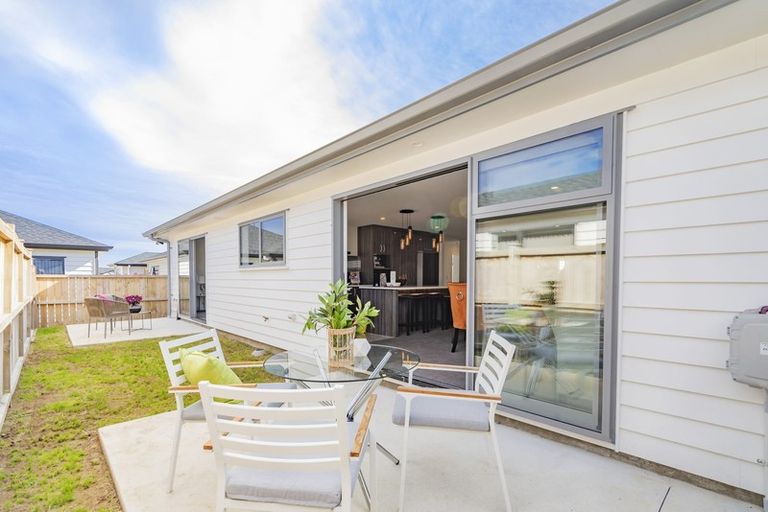 Photo of property in 16 Silver Beech Street, Takanini, 2110