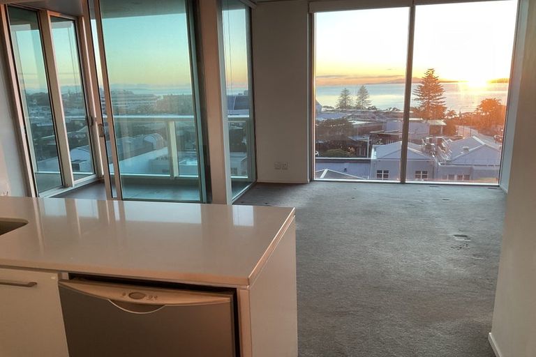 Photo of property in Sentinel Apartments, 702/3 Northcroft Street, Takapuna, Auckland, 0622