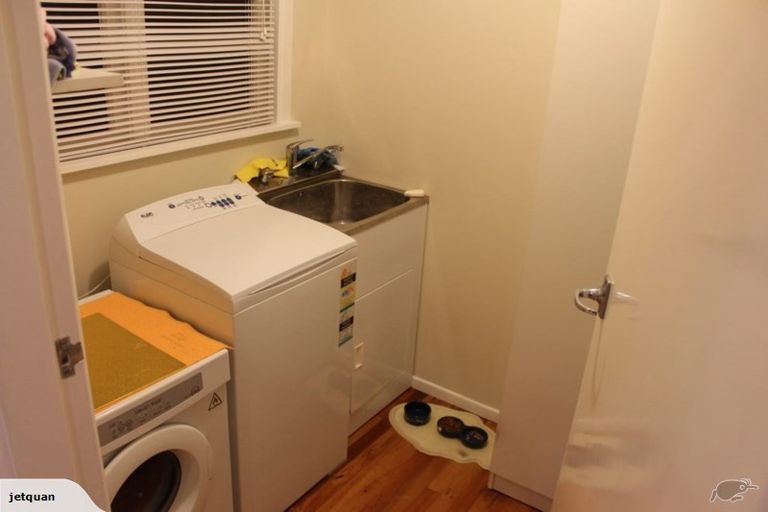 Photo of property in 6 Warren Street, Paparangi, Wellington, 6037