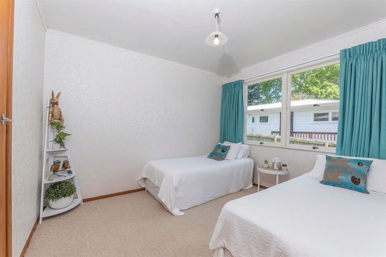 Photo of property in 40 Lowtherhurst Road, Massey, Auckland, 0614