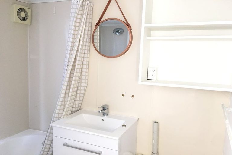 Photo of property in 1/231 Edgeware Road, Edgeware, Christchurch, 8013