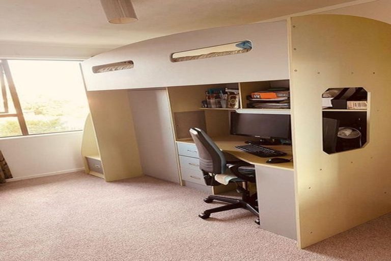 Photo of property in 11 Te Kiteroa Grove, Churton Park, Wellington, 6037