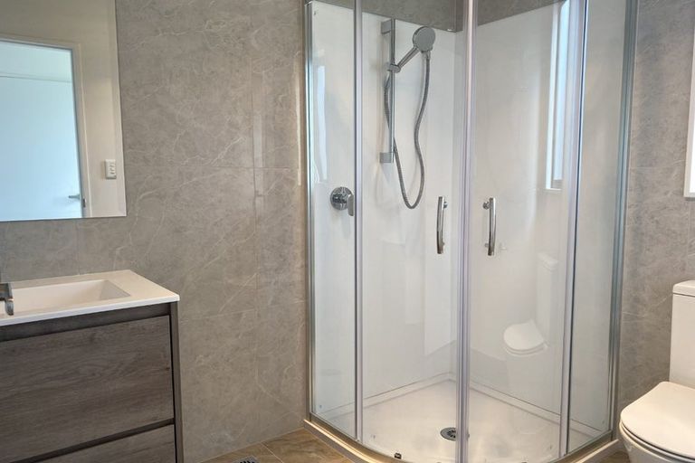 Photo of property in 35a Matipo Road, Te Atatu Peninsula, Auckland, 0610