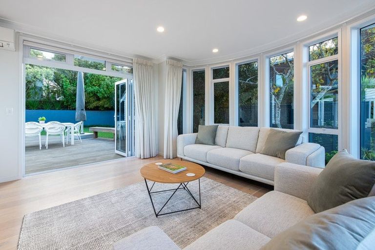 Photo of property in 17 Calypso Place, Rothesay Bay, Auckland, 0630