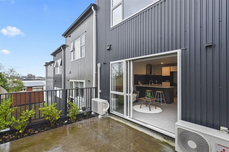 Photo of property in 12u4 Scotland Place, Hillcrest, Hamilton, 3216