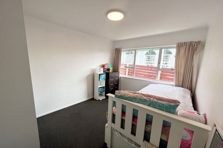 Photo of property in 118 Mcleod Road, Te Atatu South, Auckland, 0610