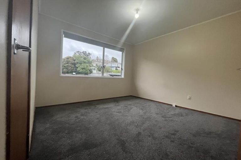Photo of property in 4 Kilcar Place, Massey, Auckland, 0614