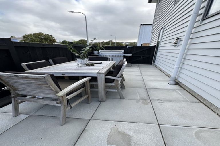 Photo of property in 48a Portadown Avenue, Pakuranga Heights, Auckland, 2010