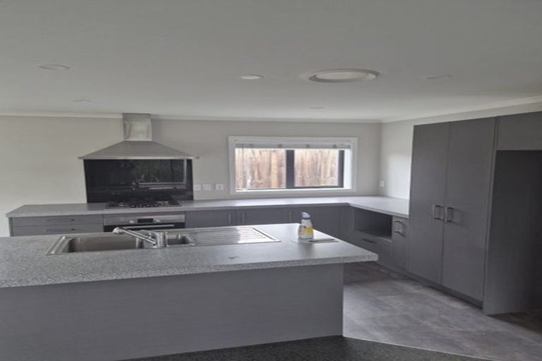 Photo of property in 1/382 Cobham Drive, Hillcrest, Hamilton, 3216