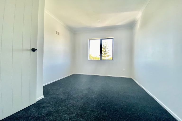 Photo of property in 547 Massey Road, Mangere, Auckland, 2022