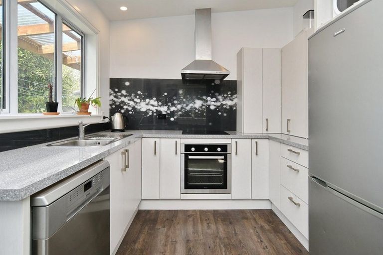 Photo of property in 98 Hargood Street, Woolston, Christchurch, 8062