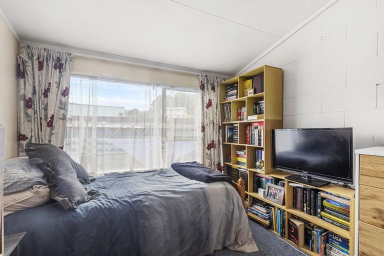 Photo of property in 2/29 Main Road, Tawa, Wellington, 5028