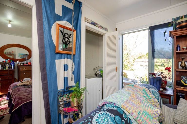 Photo of property in 28 Fox Street, Woodville, 4920