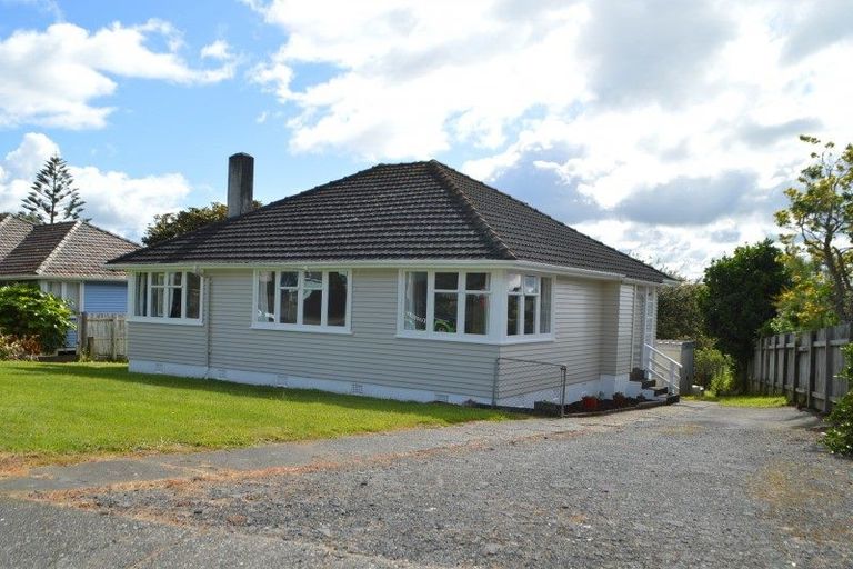 Photo of property in 4 Muturangi Grove, Elsdon, Porirua, 5022