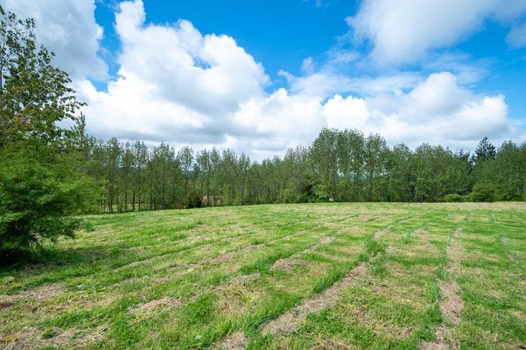 Photo of property in 96 Pomona Road, Kumeu, 0891