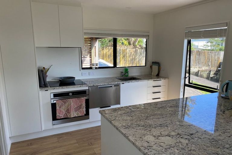 Photo of property in 9a Rangatira Road, Birkdale, Auckland, 0626