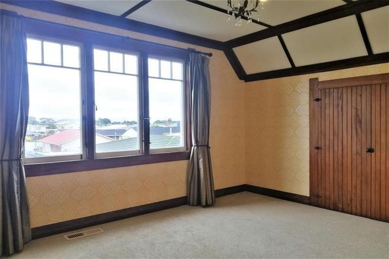 Photo of property in 35 Victoria Street, Hawera, 4610