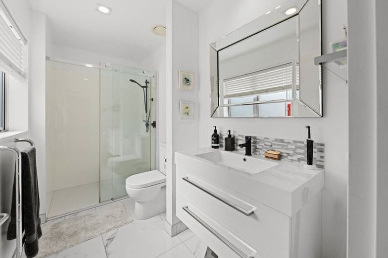 Photo of property in 35b Holly Road, St Albans, Christchurch, 8014