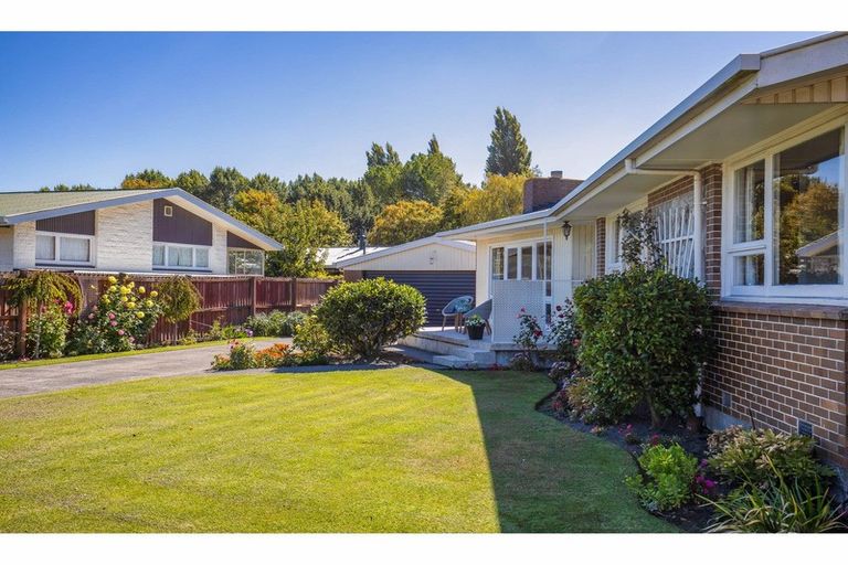 Photo of property in 3 Ostend Place, Avonhead, Christchurch, 8042