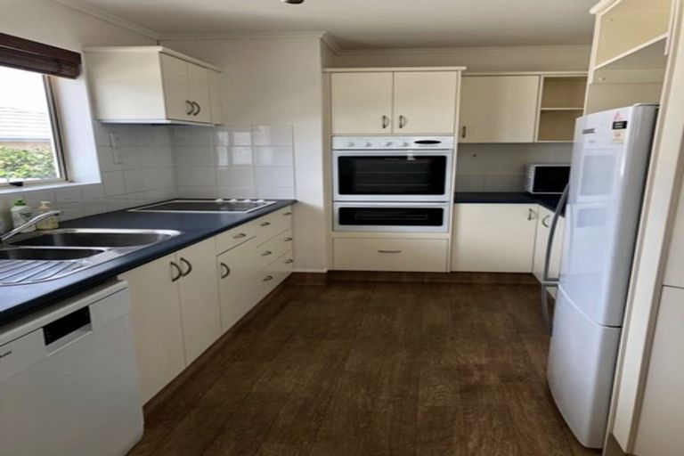 Photo of property in 3 Cambridge Terrace, Taradale, Napier, 4112