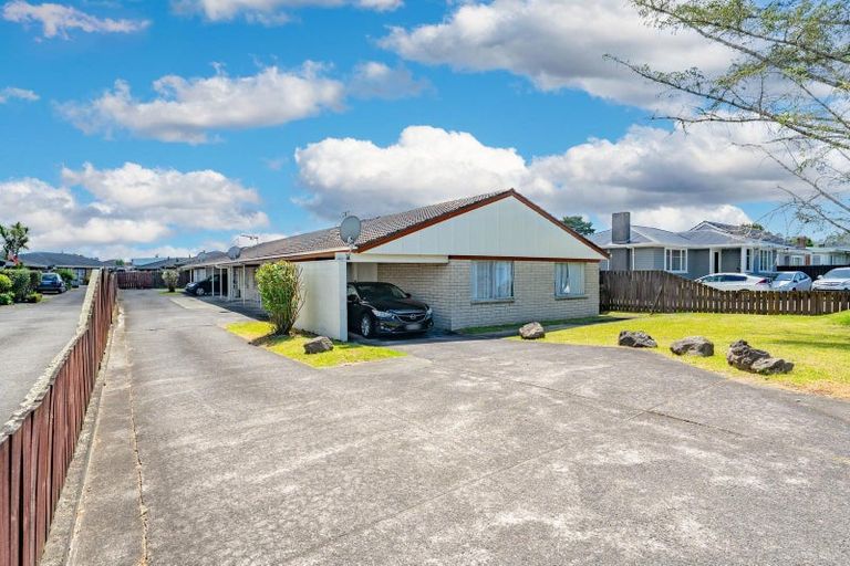 Photo of property in 407 West Coast Road, Glen Eden, Auckland, 0602