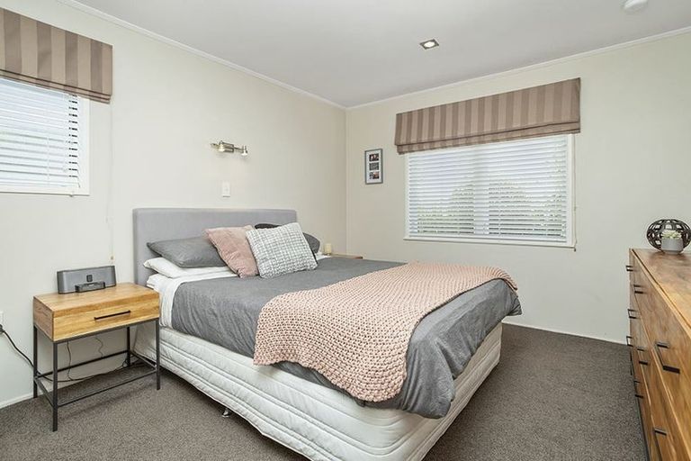 Photo of property in 84 Tiraumea Drive, Pakuranga, Auckland, 2010