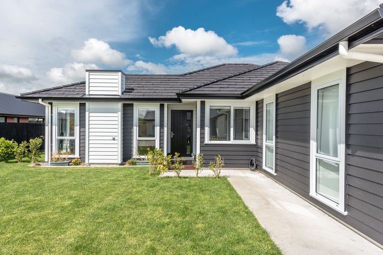 Photo of property in 19 Kowhai Drive, Cambridge, 3434