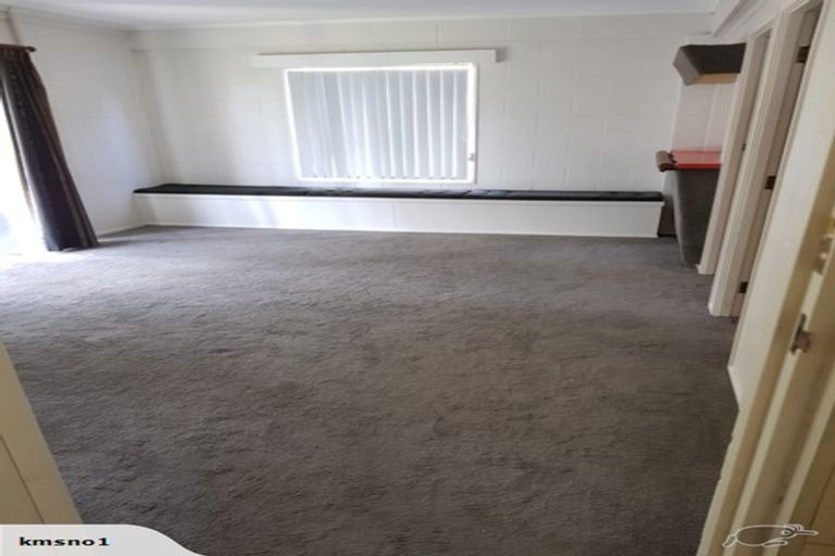 Photo of property in 22 Hartley Terrace, Massey, Auckland, 0614