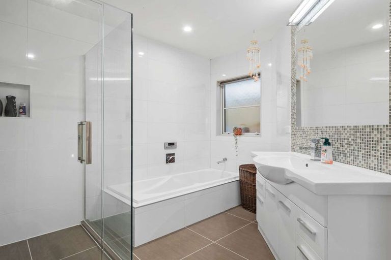 Photo of property in 25 Medhurst Road, Bombay, 2675