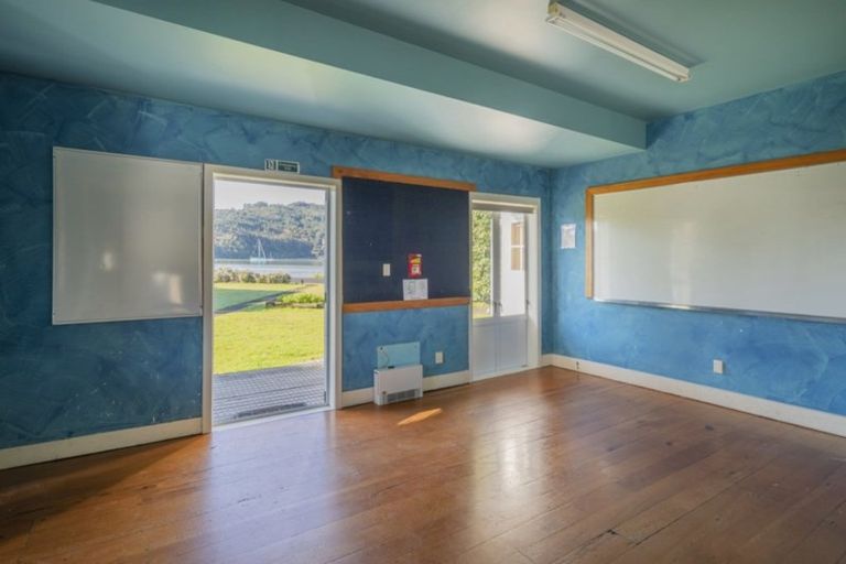 Photo of property in 21 Robinson Road, Whitianga, 3510