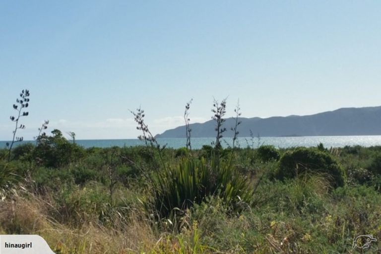 Photo of property in 37 Manly Street, Paraparaumu Beach, Paraparaumu, 5032