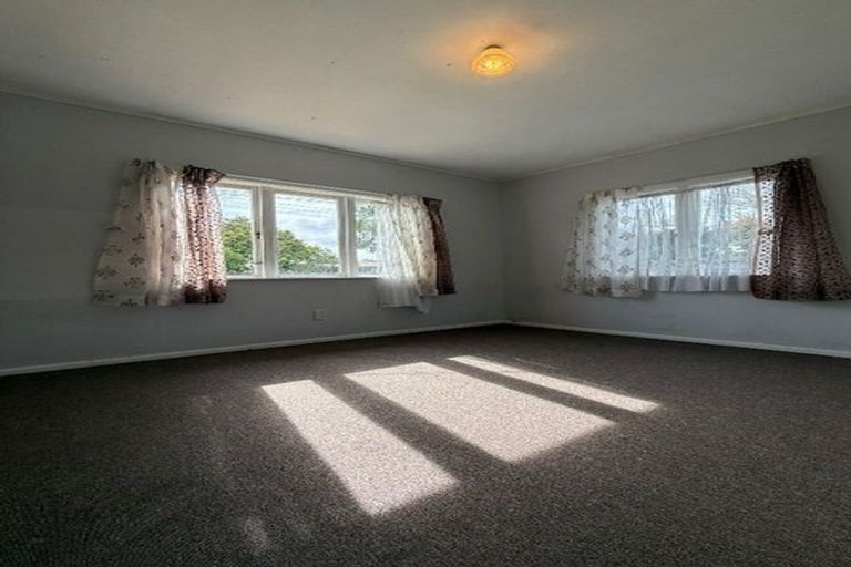 Photo of property in 18a Grove Road, Papakura, 2110