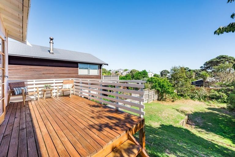 Photo of property in 169 Wellington Road, Paekakariki, 5034