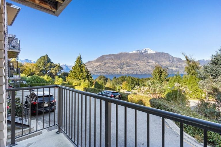 Photo of property in Arno Apartment, 10/8 Mckerrow Place, Sunshine Bay, Queenstown, 9300