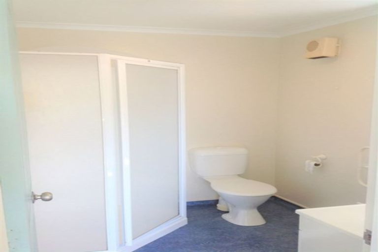 Photo of property in 8a Aintree Grove, Churton Park, Wellington, 6037