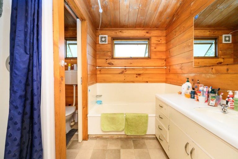 Photo of property in 9 Alma Place, Milson, Palmerston North, 4414