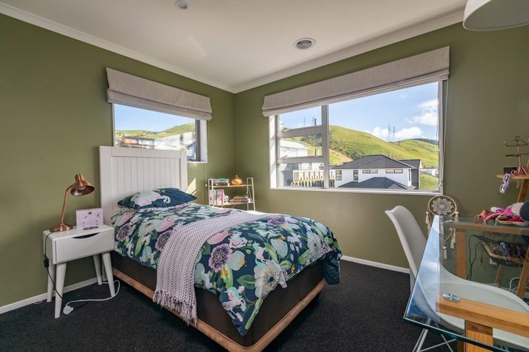 Photo of property in 120 Amesbury Drive, Churton Park, Wellington, 6037