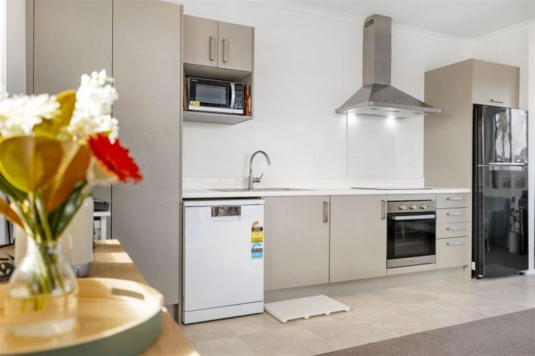 Photo of property in 260 Hobsonville Point Road, Hobsonville, Auckland, 0616