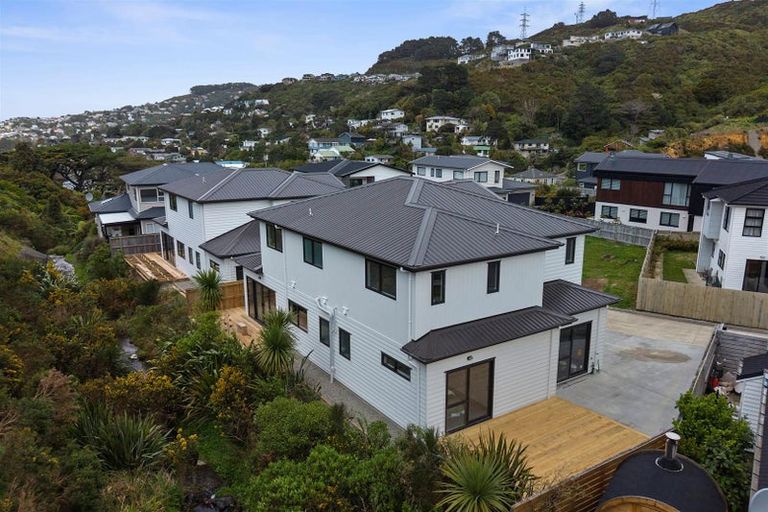 Photo of property in 5 Pihipihi Way, Crofton Downs, Wellington, 6035