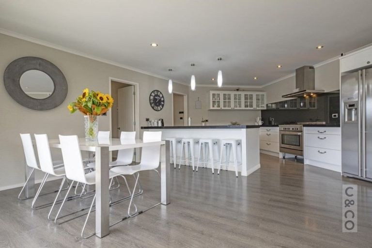 Photo of property in 11 Pohutukawa Parade, Riverhead, 0820