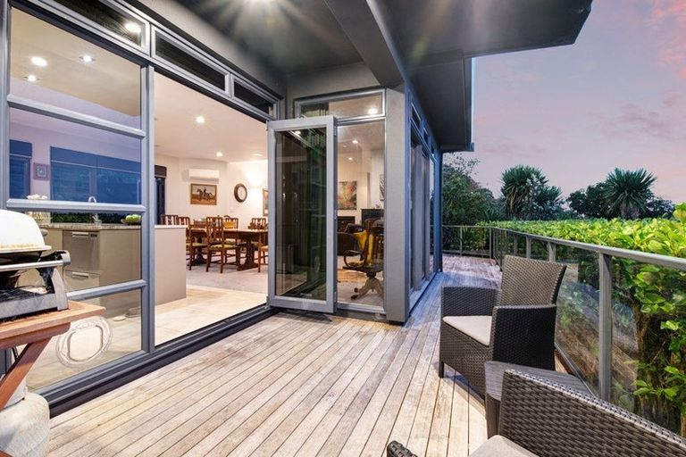 Photo of property in 15 Maire Road, Orewa, 0931